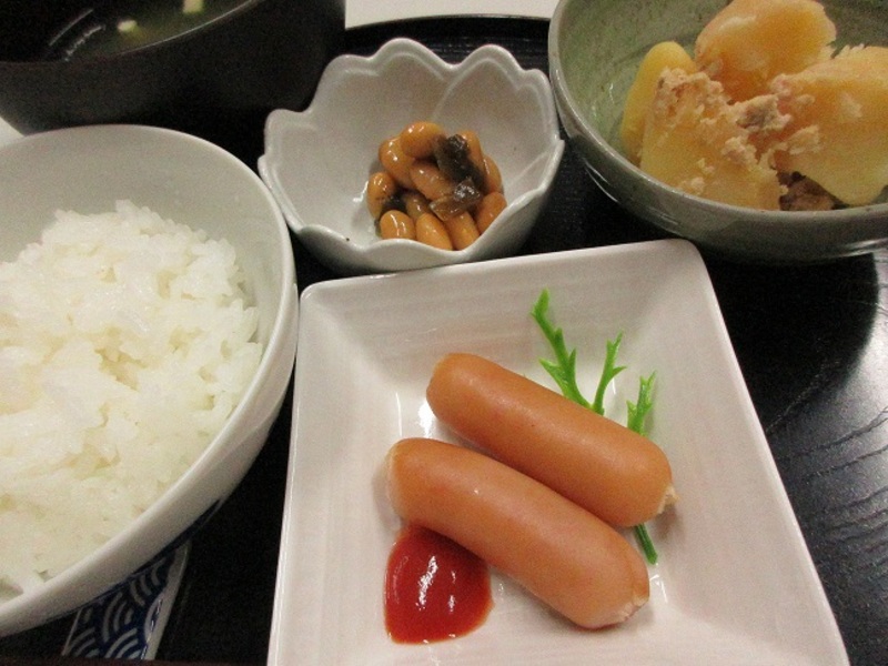朝食